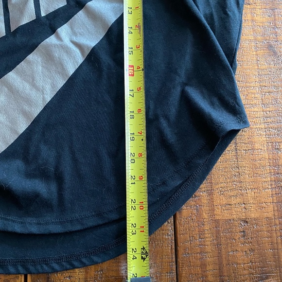 NWT Nike Sportswear Relaxed Fit Logo Swoosh Black Metallic Pewter Gray T-Shirt M - Picture 9 of 9